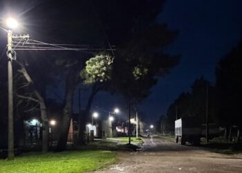 Quequén suma nuevas luminarias LED en distintos sectores