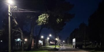 Quequén suma nuevas luminarias LED en distintos sectores