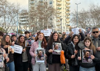Con velas y en silencio, Necochea pidio por la Autovía 88: “No quiero otra familia destrozada”