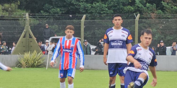 Multimedio NQ transmite Gimnasia vs. Villa Díaz Vélez