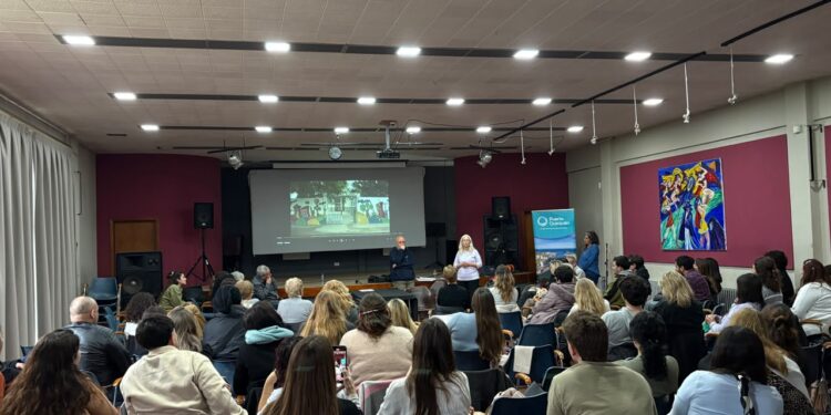 Instituciones de Necochea pusieron en común problemáticas sociales y propusieron fortalecer una gran red comunitaria