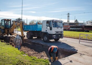 Avenida Almirante Brown: avanza la obra y ya se observa la transformación del principal acceso a Puerto Quequén