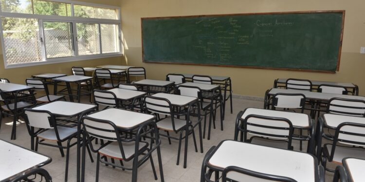 El paro docente demoró la vuelta a clases en numerosas escuelas tras las vacaciones de invierno