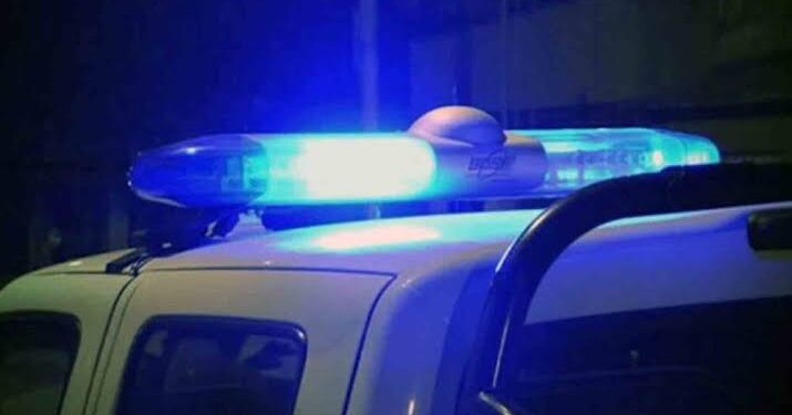 Robo a mano armada en una estación de servicio de Quequén: amenazaron a un playero y escaparon con dinero y un celular