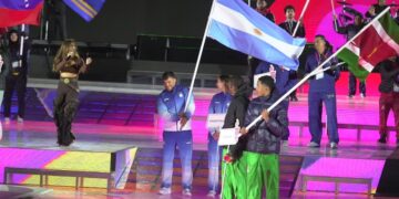 Santa Fe encendió la ilusión suramericana con una ceremonia multitudinaria en Rosario