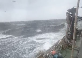 Waldo Ahumada relató cómo se vive un temporal en alta mar: “Estamos acostumbrados, pero queremos que se sepa lo que pasamos”