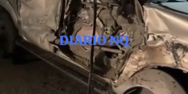 Picadas en Juan N. Fernández: uno de los autos perdió el control y terminó volcando