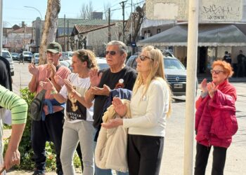 Los padres de Magalí Vera acompañaron a la familia de Antonella: “Si no hay apoyo de la sociedad, parece que las causas no caminan”