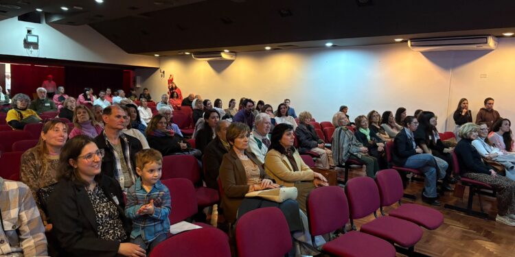 Comenzó la Feria del Libro y de las Artes de Necochea en su 25ª edición