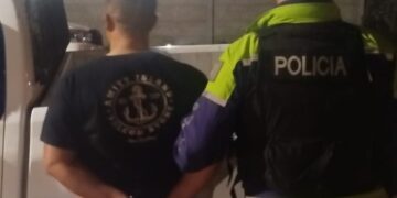 Gritos de auxilio alertaron a la Policía: un hombre fue aprehendido por agredir a una mujer en Quequén