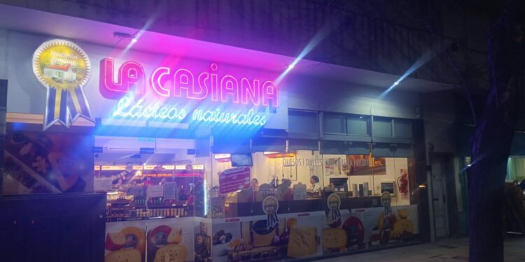 Intentó robar una botella de vino de un comercio y fue aprehendido a pocas cuadras