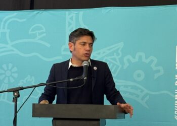 Dirigentes de Necochea acompañaron a Kicillof en Lobería y hablaron sobre el futuro del transporte público