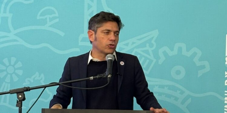 Dirigentes de Necochea acompañaron a Kicillof en Lobería y hablaron sobre el futuro del transporte público