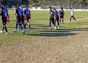 Estación sigue firme arriba y Sportivo dio el golpe ante Mataderos en el cierre de la fecha 16