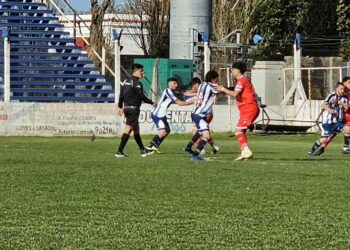 Rivadavia rescató un empate sobre el final y Huracán se quedó con un triunfazo