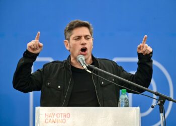 El gobernador Axel Kicillof de Nueva York a Lobería El gobernador Axel Kicillof de Nueva York a Lobería