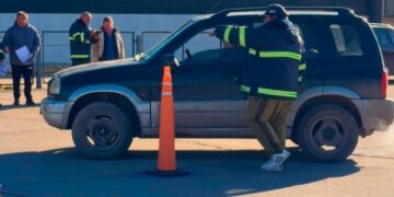 Cambios en el examen de conducir: quienes rindan con un auto automático no podrán manejar vehículos con caja manual