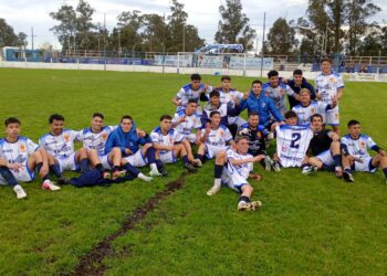 El Decano se hizo fuerte en Quequén y quedó a un paso del segundo puesto