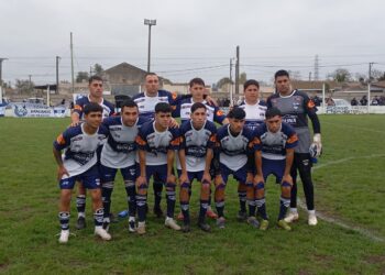 Gimnasia goleó 5-1 a Defensores de Puerto Quequén y se afianza en la Zona B