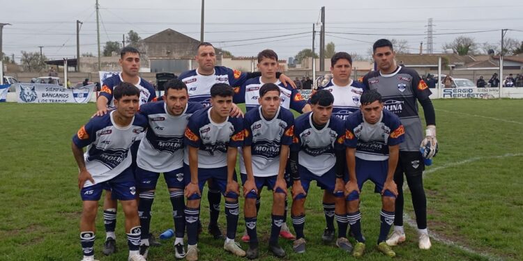 Gimnasia goleó 5-1 a Defensores de Puerto Quequén y se afianza en la Zona B