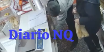 Robaron dinero y el celular de una empleada en una panadería de avenida 98