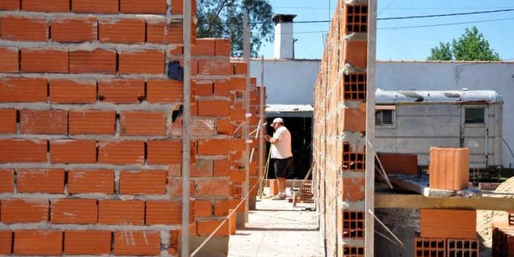 Preocupación en Necochea: cae la actividad inmobiliaria y de la construcción, según un informe de la UNLP