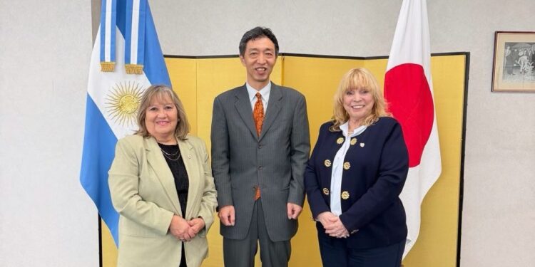 La Cooperadora del Hospital Ferreyra presentó la importante donación de equipamiento médico de la Embajada de Japón