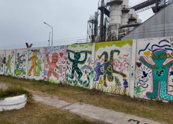 “Pintando la Paz”: inauguraron en Quequén un mural colectivo contra la violencia y el uso de armas