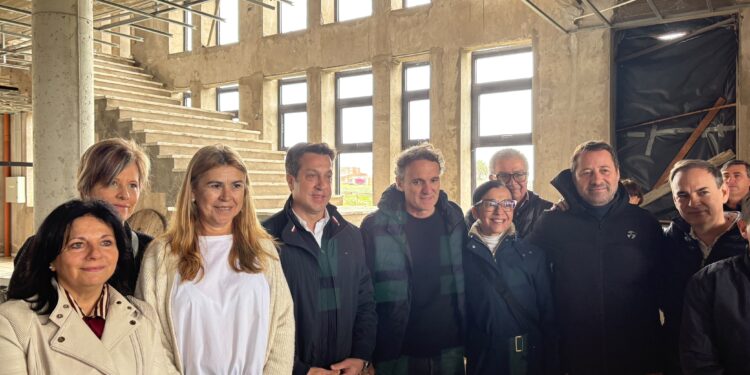 Katopodis anunció que la Casa de la Provincia podría estar terminada en julio de 2027