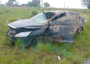 Una mujer de Necochea sufrió graves heridas tras volcar con su auto en la Ruta 227