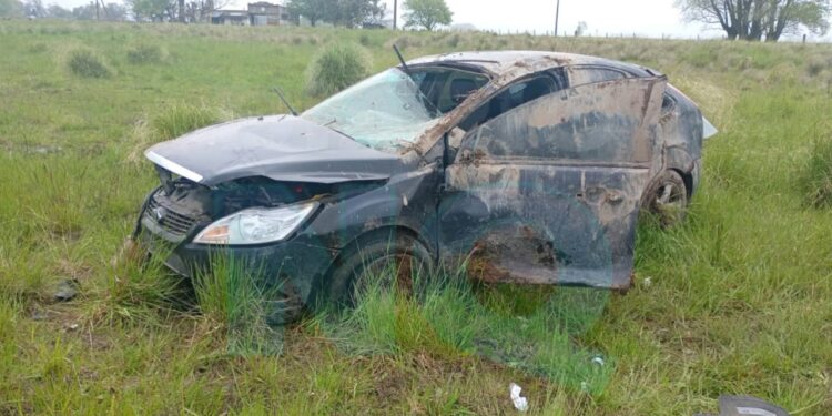 Una mujer de Necochea sufrió graves heridas tras volcar con su auto en la Ruta 227