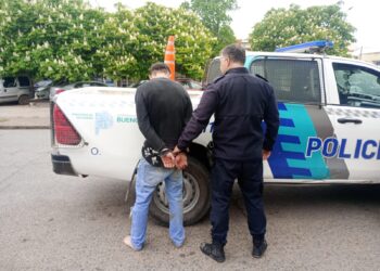 Detuvieron a un joven de 22 años que tenía dos órdenes de captura activas en Necochea