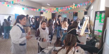 La Escuela N° 1 abrió la tercera Feria de Educación Digital con proyectos creados por estudiantes