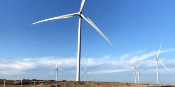 La Provincia habilitó a las cooperativas eléctricas a generar energía renovable y acceder a financiamiento
