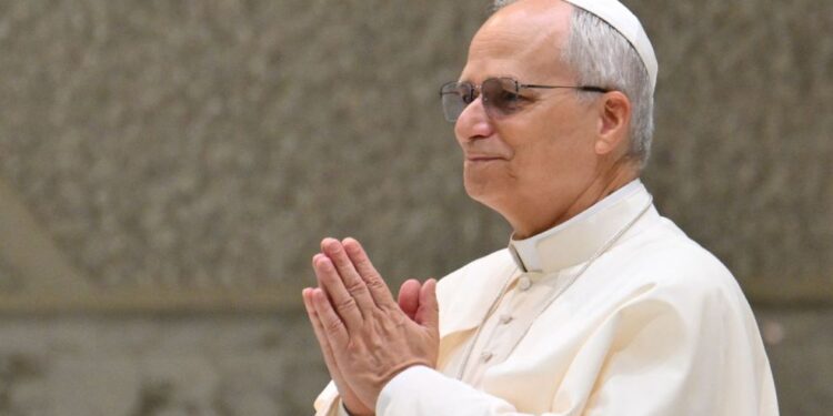 El papa León XIV fue operado con éxito de un nódulo pulmonar y se recupera en el hospital